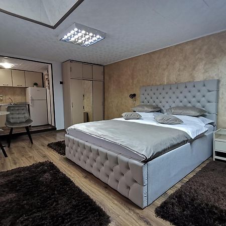 Shelby Accommodation -Adult Only- Sinaia Kültér fotó