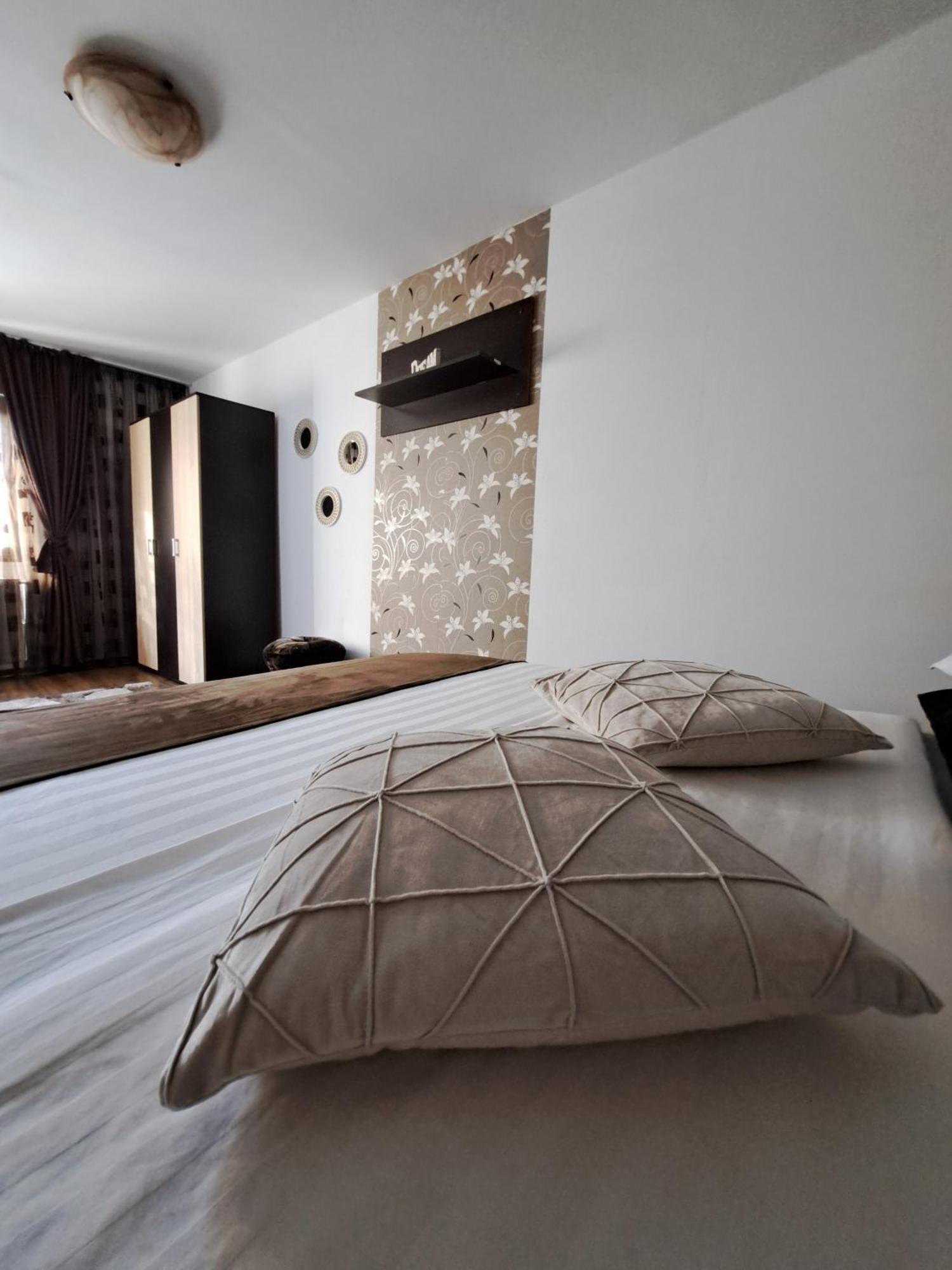 Shelby Accommodation -Adult Only- Sinaia Kültér fotó