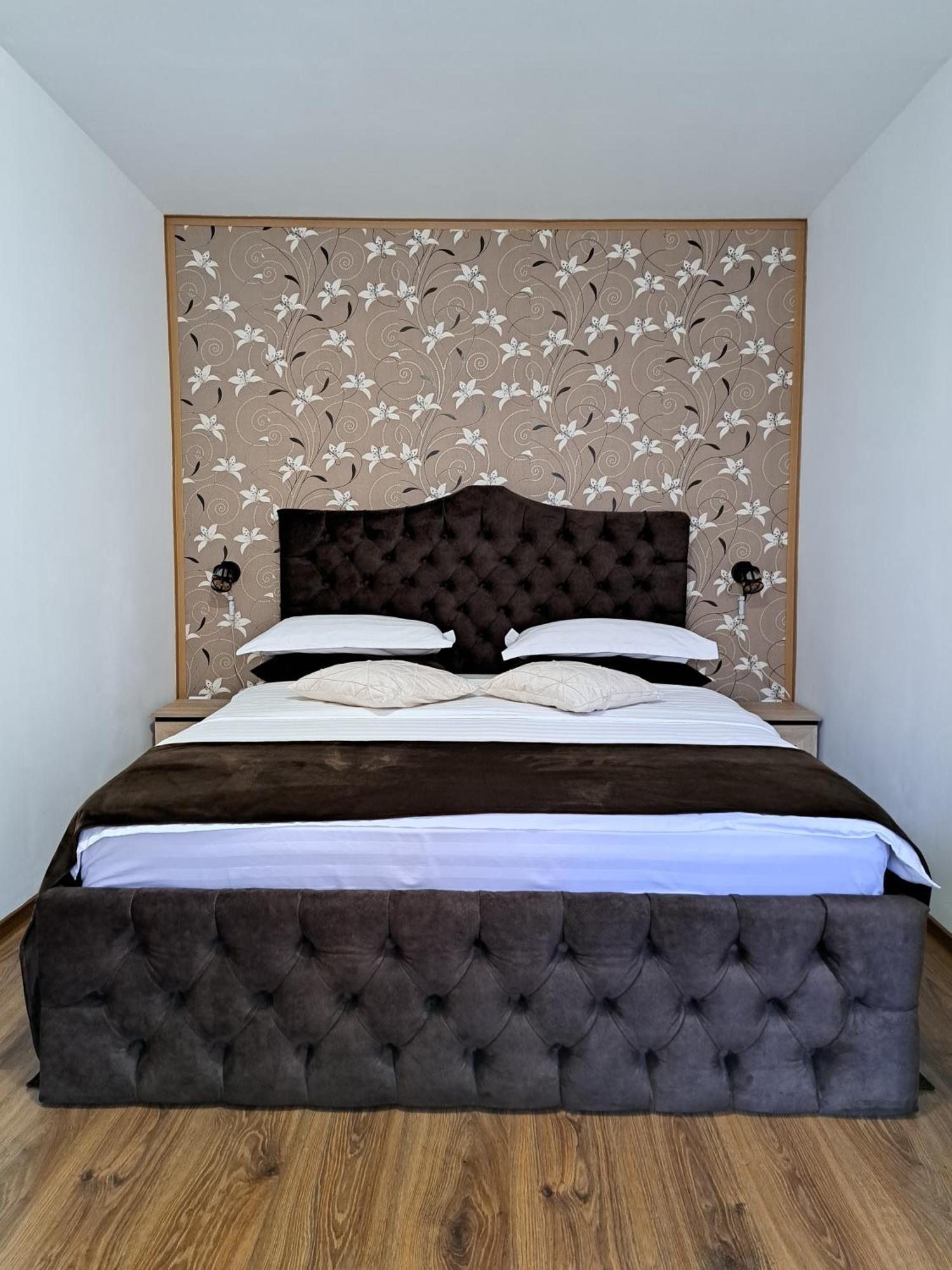 Shelby Accommodation -Adult Only- Sinaia Kültér fotó