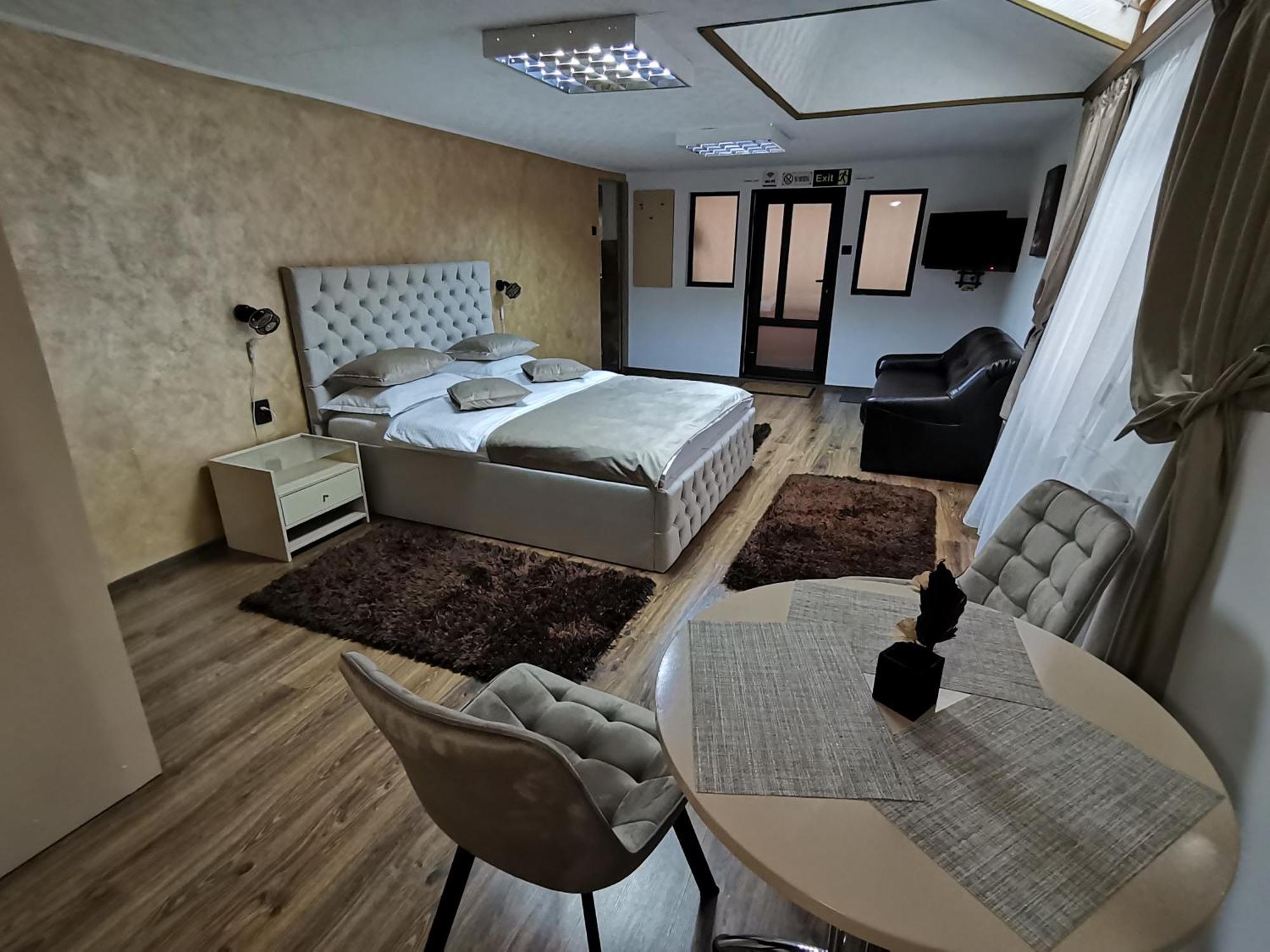 Shelby Accommodation -Adult Only- Sinaia Kültér fotó