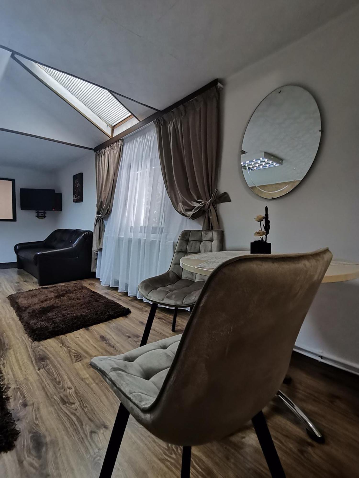 Shelby Accommodation -Adult Only- Sinaia Kültér fotó