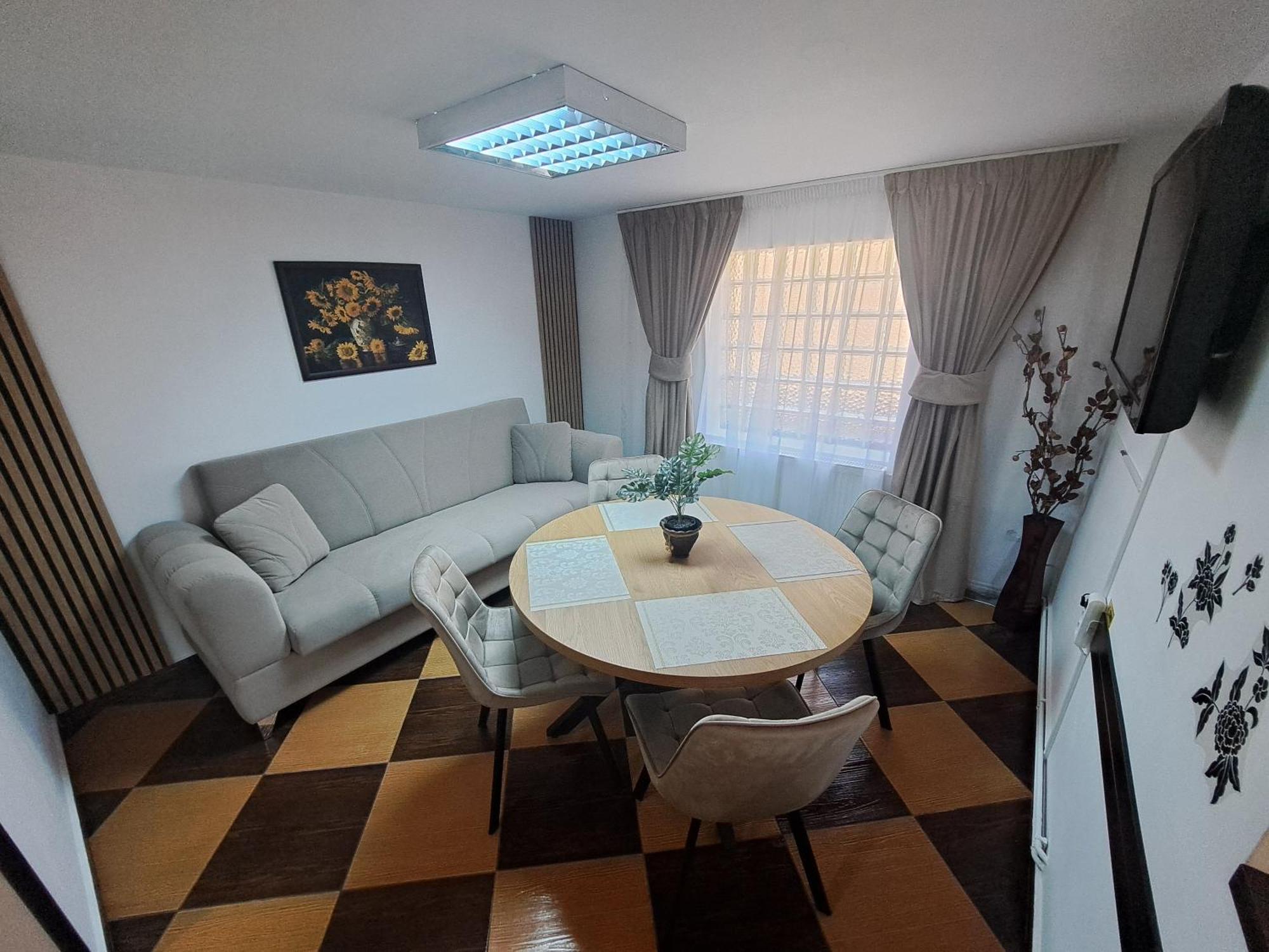 Shelby Accommodation -Adult Only- Sinaia Kültér fotó