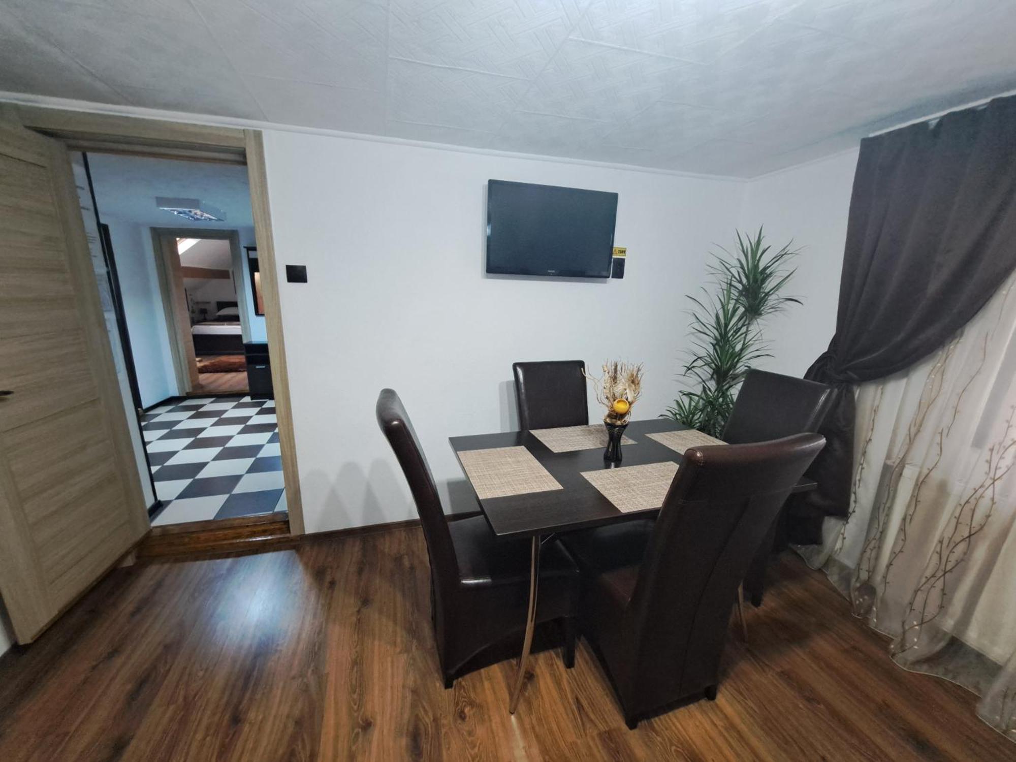 Shelby Accommodation -Adult Only- Sinaia Kültér fotó